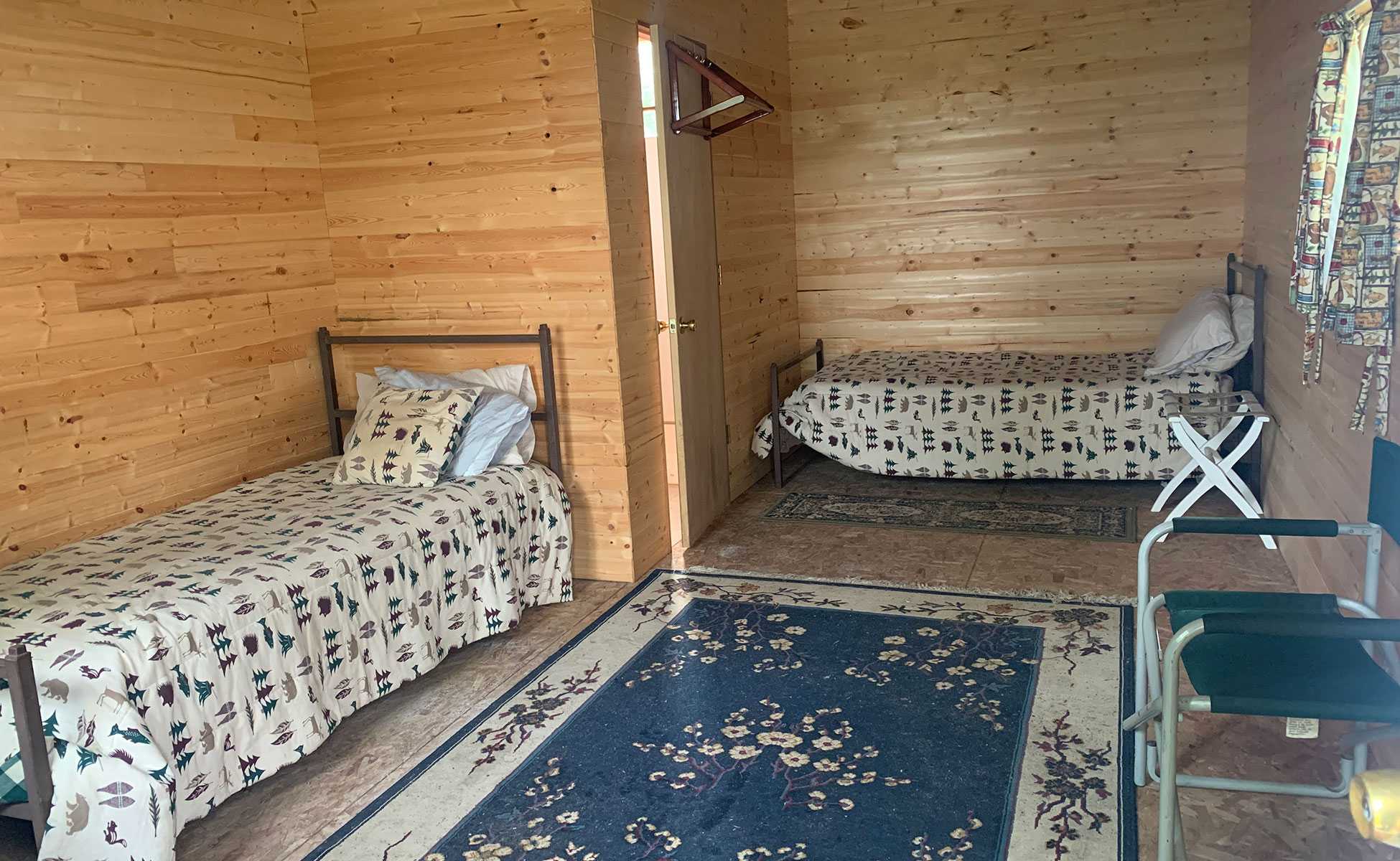 2021_jakes_cabin_interior