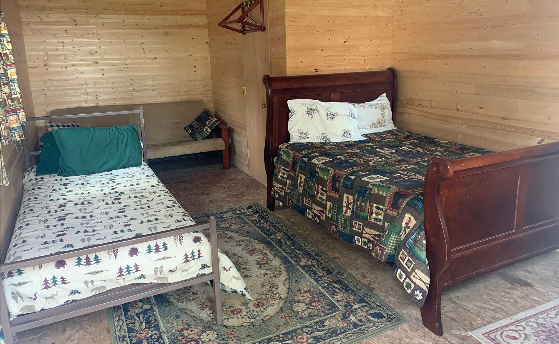 2021_jakes_cabin_interior2